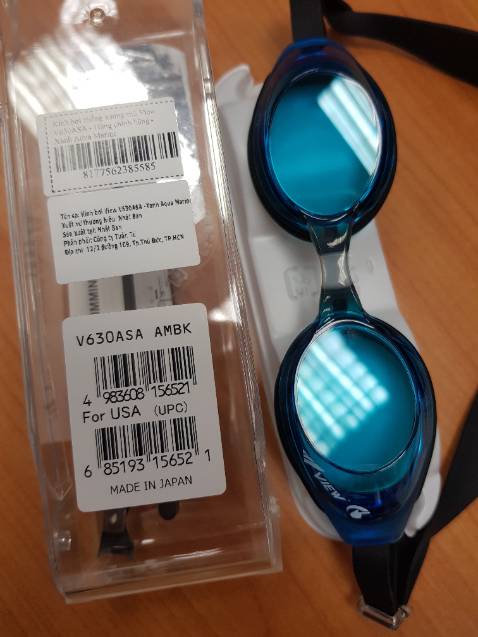 Kính ôm sát mắt, góc nhìn rộng như loại V500, bơi liên tục 30p ở hồ sâu 2m vẫn nhìn rõ, trong veo. Ko gửi hình được vì app tiki treo mỗi khi up hình.