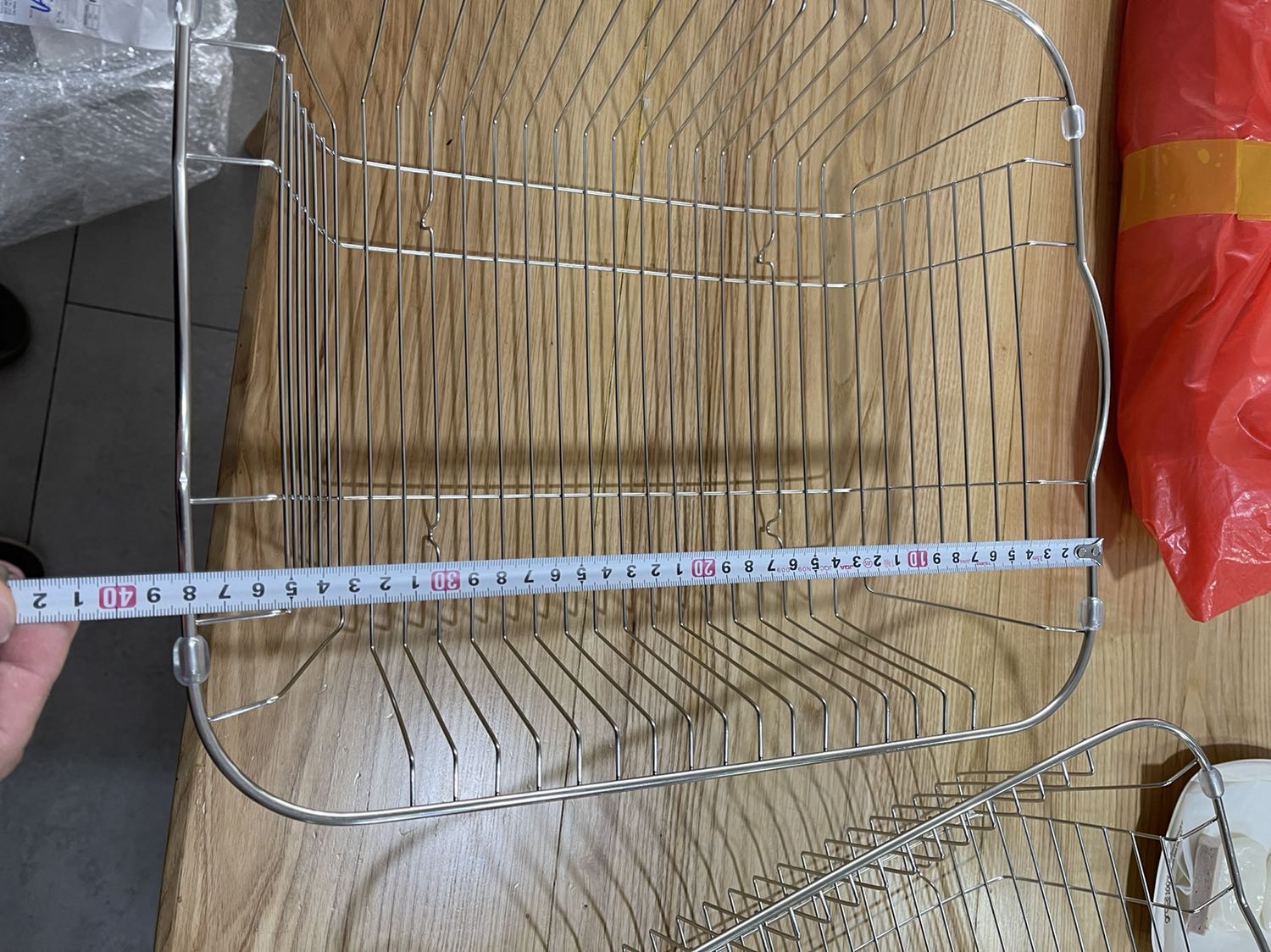 Chat luong ok, nhung ma kich thuoc k chinh xac, thieu 1cm bo vao bon rua chen khong vua