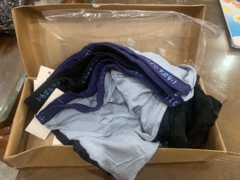 Giá tốt, sp tương đối đẹp. Hơi nhỏ so với side bình thường, người nhỏ nên chọn side L thay vì M