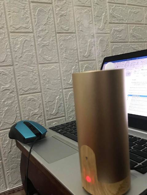 Máy nhỏ gọn, xông tốt, full nước sẽ được tầm 4 tiếng.
Chỉ có điều phần dây cắm vào máy hơi khó cắm, phải dùng cây đẩy mạnh vào mới được.
CÒn lại chung quy đều ổn.