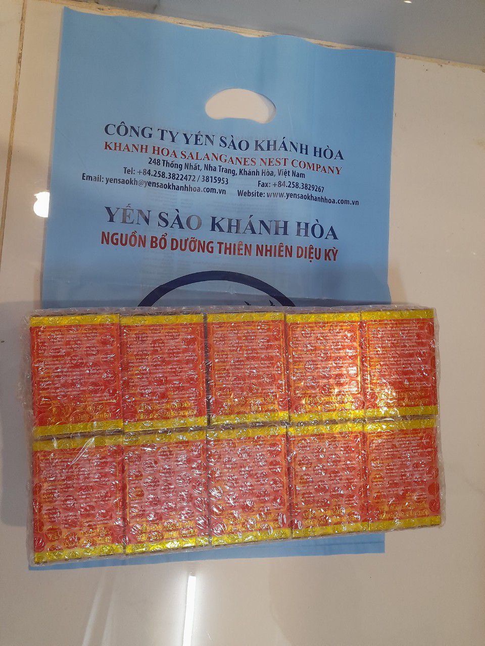 sản phẩm giao nhanh  đóng gói kỹ càng, mua cùng với 6 hộp yến gói để chưng sản phẩm giao nhanh  đóng gói kỹ càng, mua cùng với 6 hộp yến gói để chưng