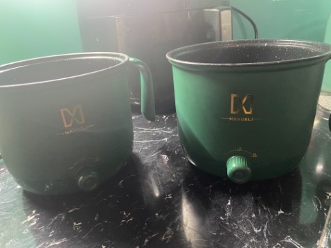 bán 2 cái nồi cùng mẫu mã khác màu để giá khác nhau . oke mình chọn màu nên mình chấp nhận . 
shop ship làm 2 đơn . 1 đơn đúng hàng mình đặt
 đơn 2 mình đặt màu xanh biển vs giá 183k nhưng nhận lại là nồi màu xanh lá 169k không có giá trị hơn ở đaau về cả chất lượng sản phẩm . ntin phản hồi shop online nhưng không rep . 
Tin tưởng tiki dù đắt hơn stm khác nhưng h chắc cưacs mình sẽ xem lại