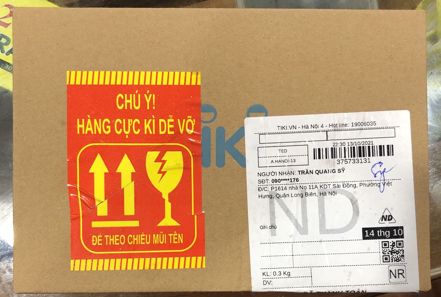 Hàng mới tinh, date 2021. Đóng gói cảnh báo hết sức...cảnh báo tuy nhiên không bọc xốp nổ nên lọc cọc trong hộp (shop lưu ý đóng gói cẩn thận hơn). Plug and play cài xong chạy vù vù. Vote shop 4 sao+. Đề nghị đóng gói cẩn thận hơn, thanks!