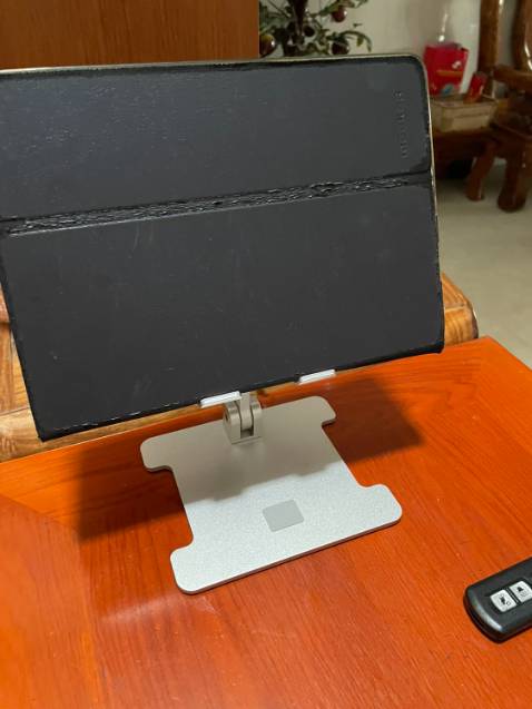 Sản phẩm rất chắc chắn, đẹp. Loại này sử dụng cho máy tính bảng thì không chê được gì!