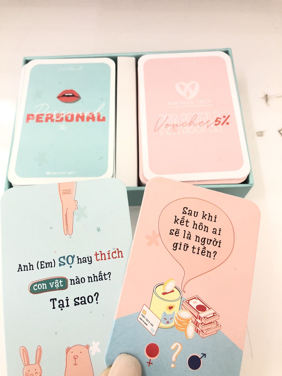 Lúc đầu mình rủ miết ông ck cục súc mới chịu chơi, lúc chơi mấy câu thì kiểu chơi cho có. Vậy mà tầm qua câu thứ 10 trở đi thì ngày nào mình bận ko chơi được ổng lại hối đòi chơi. Ổng nói muốn nói chuyện với vk nhiều hơn