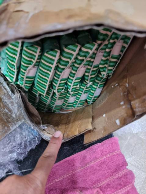 Giao hàng lần này bị đổ, bể quá shop ơi. Xin chú ý các lần sau ạ