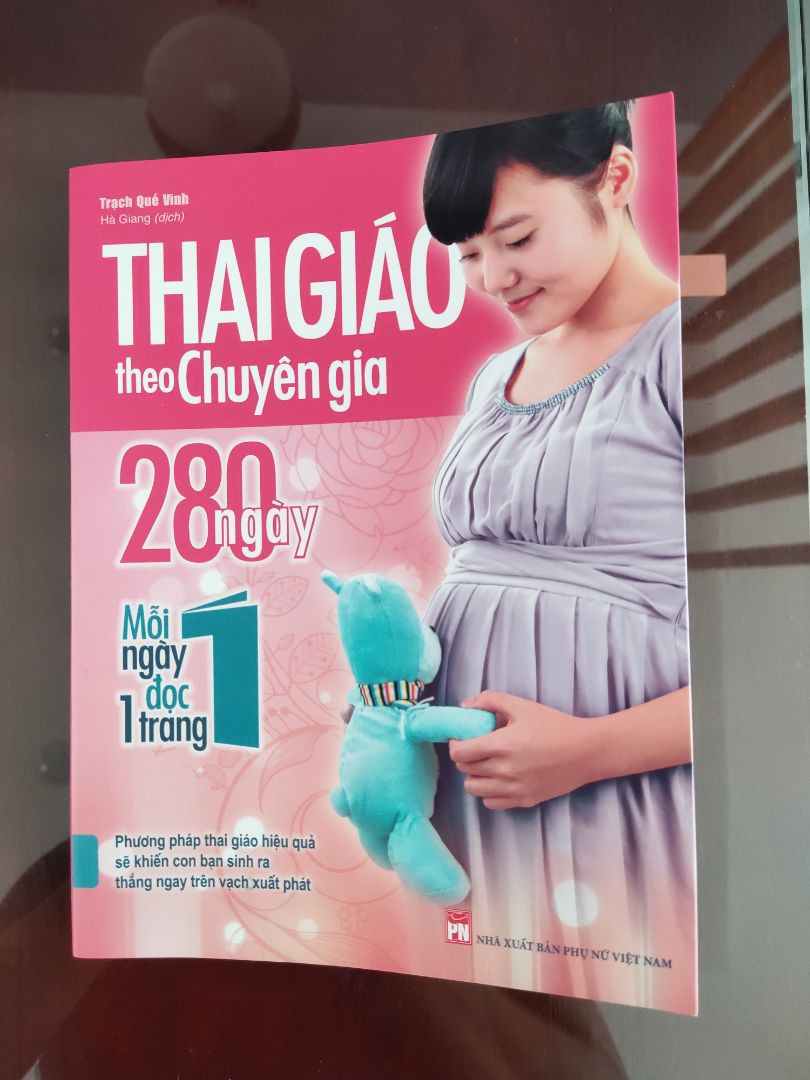 Đóng gói cẩn thận, ship nhanh, chất lượng bìa và giấy tốt, sách in màu được. Nội dung sách có nhiều kiến thức bổ ích.