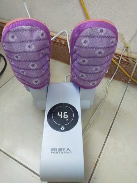 đã dùng và *** thử mới đánh giá, máy sấy dùng okala, có 1 nút nguồn để bật, ko có hẹn giờ tuy vậy nhưng vẫn ổn, cảm ơn shop tư vấn nhiệt tình, nên mua nha mn