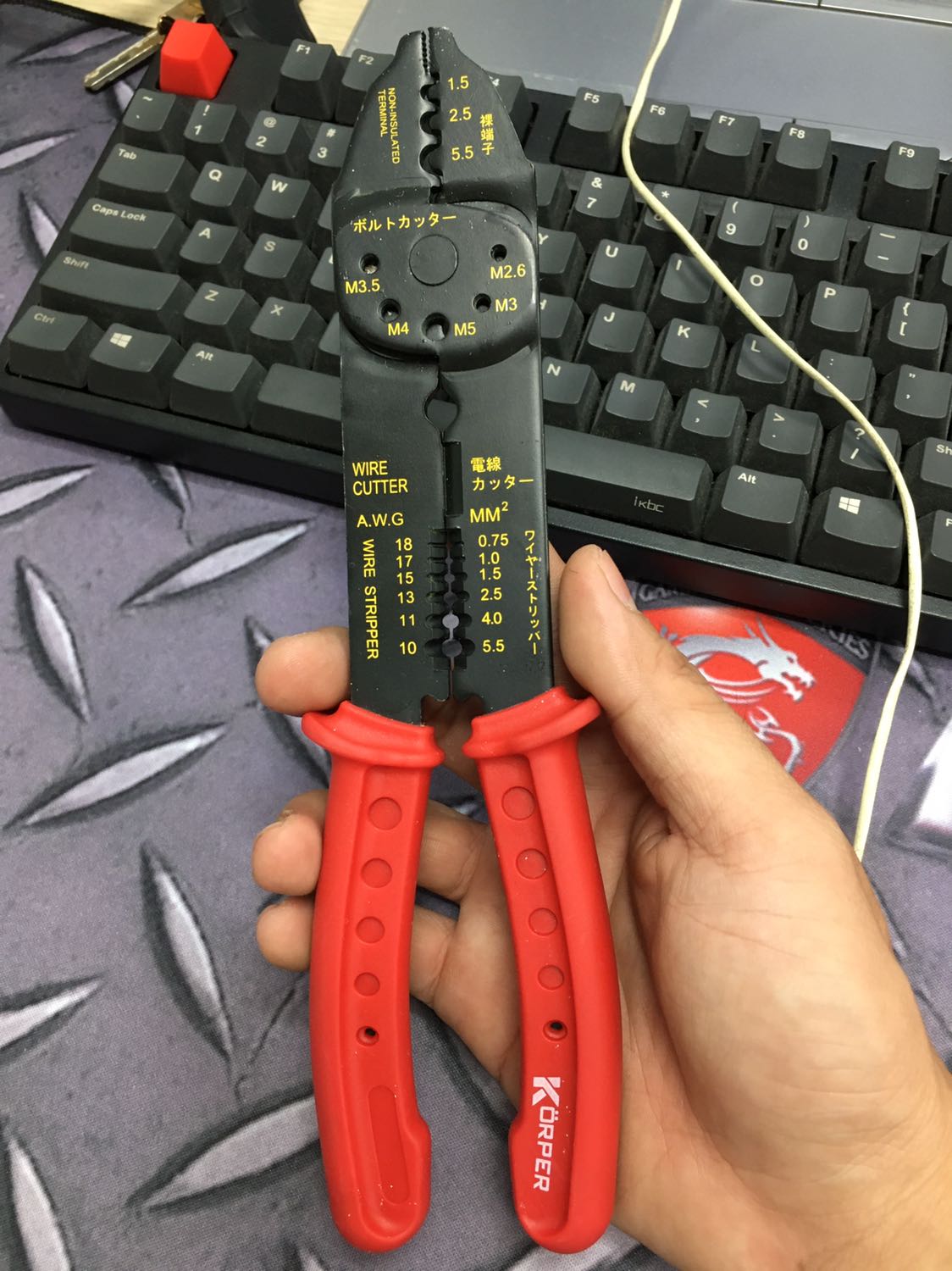 Cầm nắm OK, để xài thử thời gian xem thế nào quay lại đánh giá sau. Cầm nắm OK, để xài thử thời gian xem thế nào quay lại đánh giá sau.