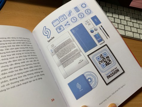 Nội dung sách dễ hiểu, có hình minh họa cụ thể, giải thích rõ ràng và có bài tập thực hành. Nói chung đây là bộ sách tham khảo và hệ thống lý thuyết tốt cho những người đang làm việc quản trị thương hiệu và thiết kế nhận diện thương hiệu.