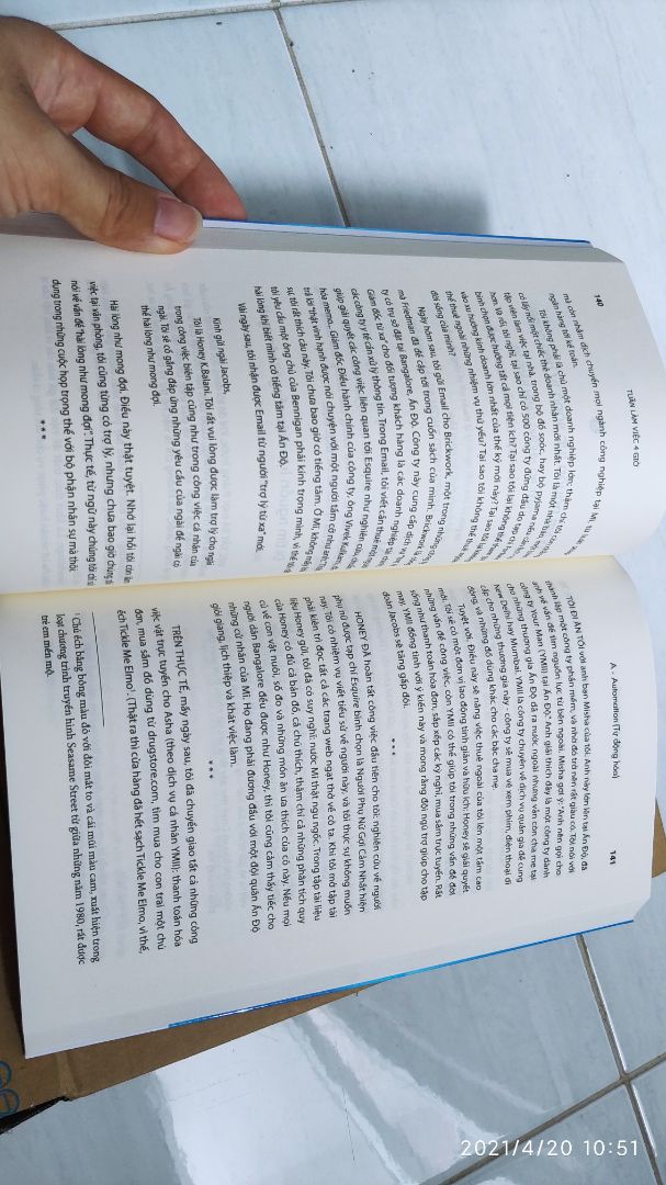 Quá tuyệt vời, buổi tối đặt, gần trưa hôm sau gọi giao rồi
Sách đẹp ko tì vết, 340 trang, này đọc ké nhà sách gần hết rồi nên mua về đọc nốt sẵn có cái giữ nào cần lấy ôn lại

Đây là những nguyên tắc khiến mình làm việc nào cũng làm cho quen tay xong là tối giản lại hết, để có thời gian làm việc khác, giờ mình thu nhập đủ nuôi gia đình trong đó có vài khoản thụ động, tổng 4-5 nguồn thu nhập nhưng thời gian vẫn rãnh rang hơn mấy người đi làm hành chính