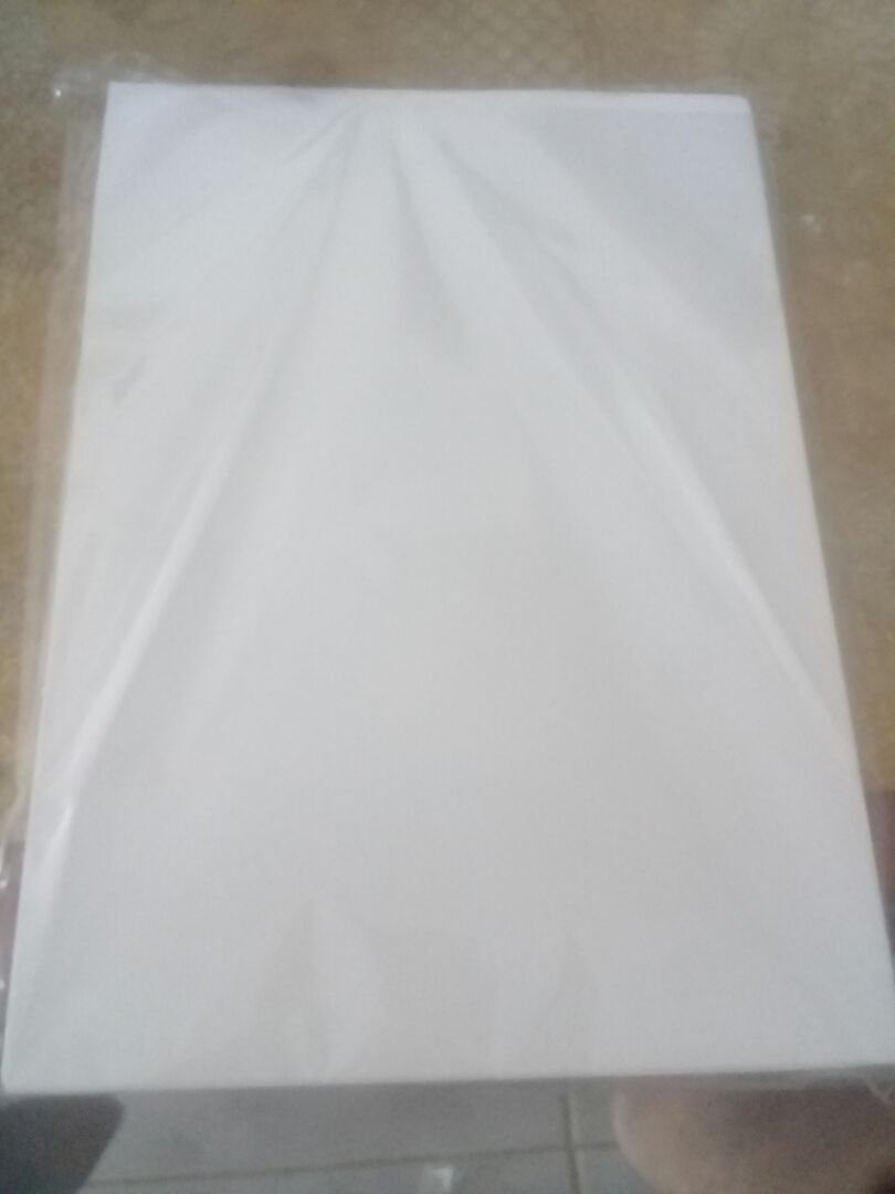 Không giống nhau tên bìa giấy