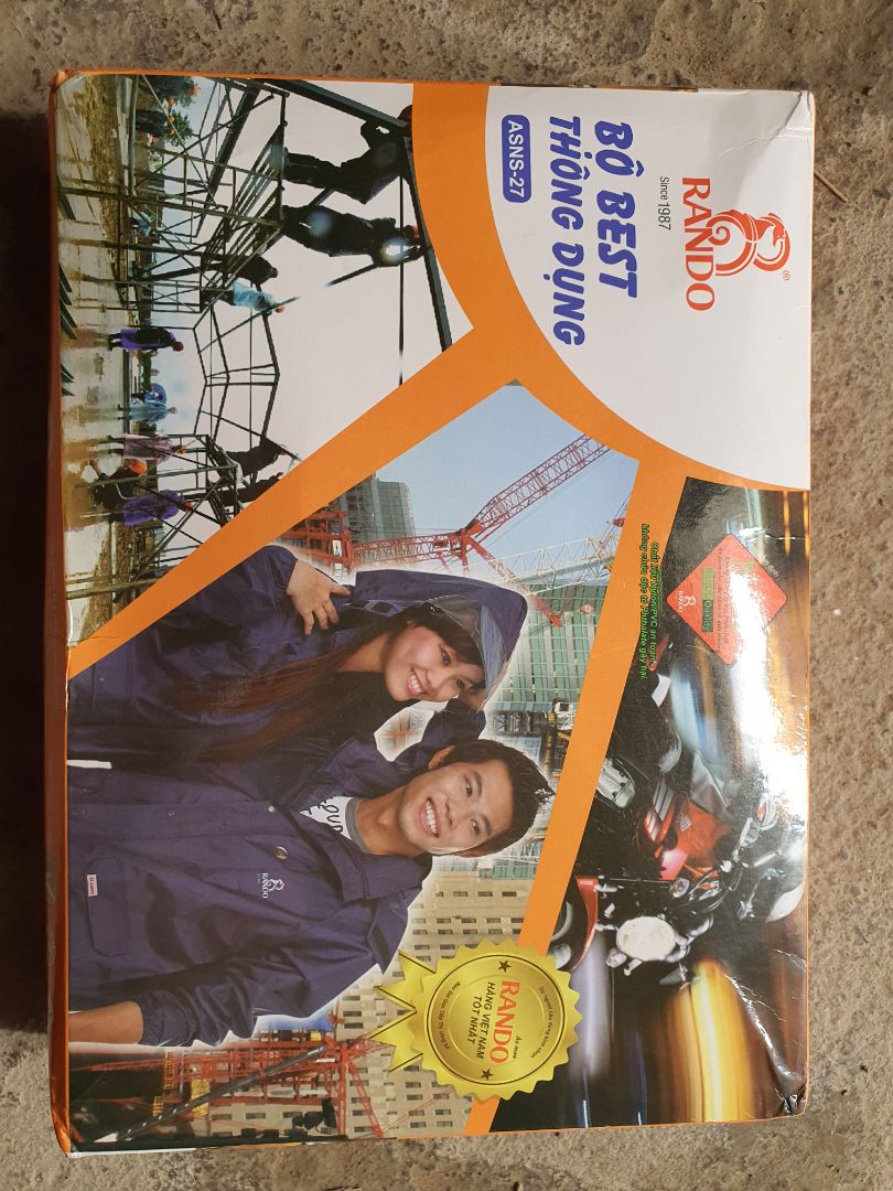 Chất lượng áo mưa tốt. 
Mình sợ chật nên đặt tăng 1 cỡ. Kết quả áo hơi rộng, quần thì oki.