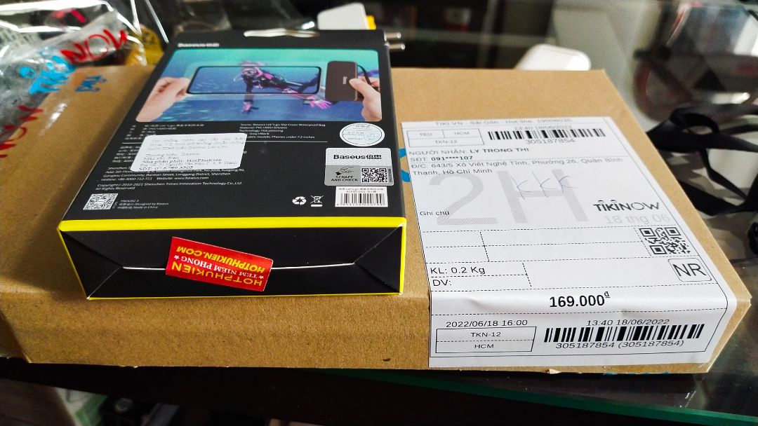 trông chắc chắn. để lặn sâu 30m xem đúng quảng cáo không