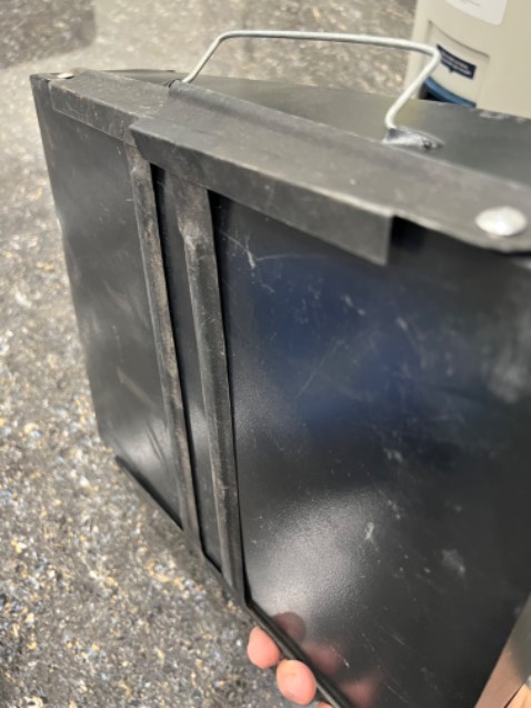 Bếp quá mỏng, móp méo và không sử dụng được