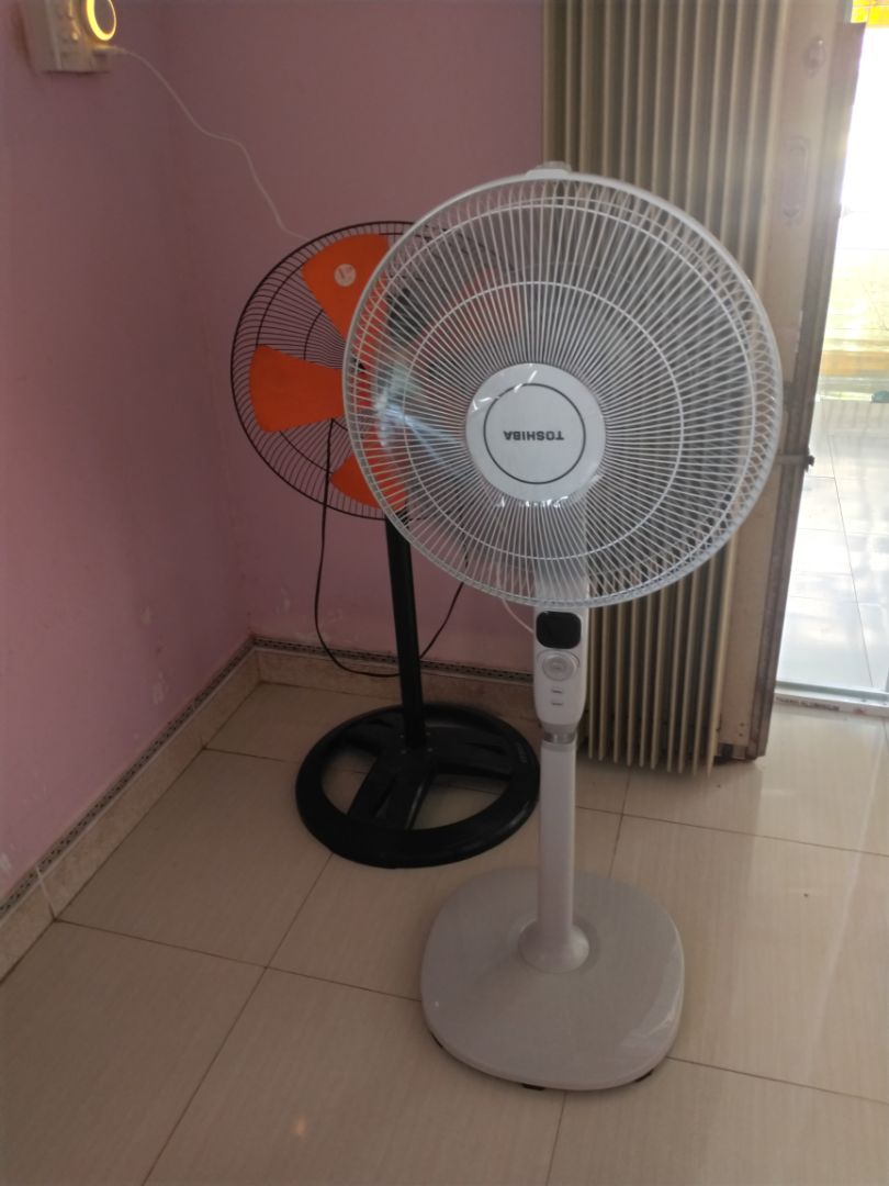 quạt mới, cảm thấy rất mát, nhiều chế độ nhưng dễ hiểu, hẹn giờ đơn giản, động cơ chạy êm nhưng độ ồn từ cánh quạt quay mức cao nhất thì vừa phải, luồng gió toả đều khắp phòng, mong là dùng bền và ko cần phải đem đi bảo hành, giá cả tuy ko phải sale lớn nhưng vẫn rẻ hơn nhiều so với dienmayxanh, giao hàng rất nhanh
Chúc mừng năm mới, Xuân Nhâm Dần, Tết Nguyên đán 2022