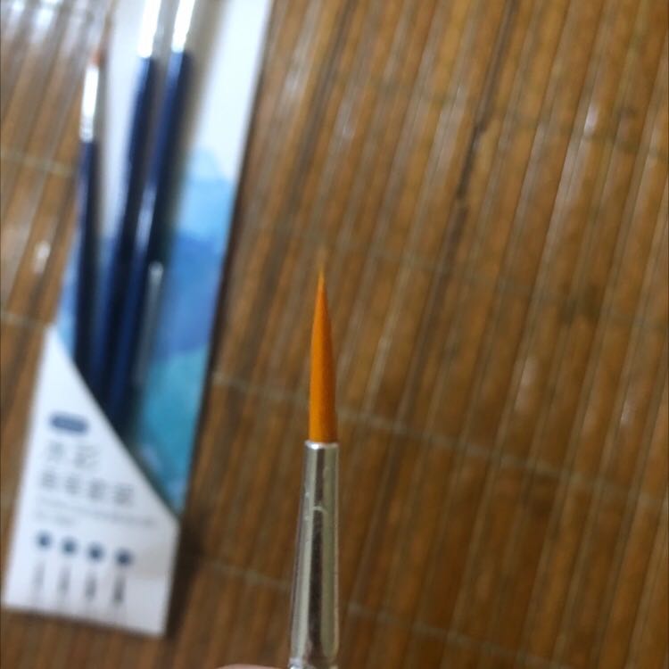 Được bọc rất cẩn thận, sản phẩm như trong hình, cầm vừa tay, giá hợp lí. Chưa thử tô nên chưa biết chất lượng ra sao. Sờ một chút thì thấy lông bút hơi cứng. Nhưng với giá như vậy thì vẫn cho 5 sao