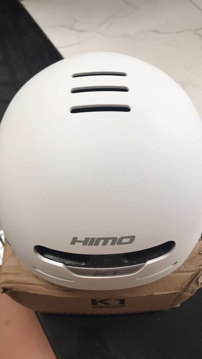 Xước 1 lỗ nhỏ lớp sơn trên đỉnh nón chỗ thông khí, nhìn chung sản phẩm ok. Xước 1 lỗ nhỏ lớp sơn trên đỉnh nón chỗ thông khí, nhìn chung sản phẩm ok.