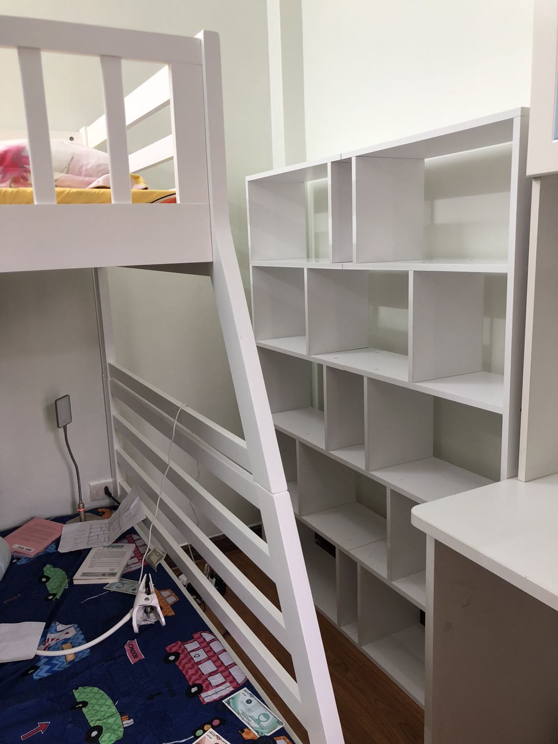 Sản phẩm tốt, dễ lắp đặt. Giá lại rất hợp lý. Mình mua về lắp vừa luôn kích thước chỗ cần để