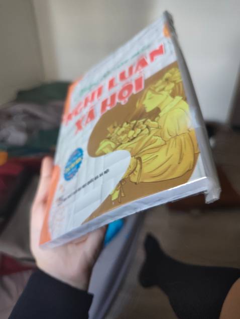 Sách đẹp, cảm ơn shop đã gói hàng kĩ lưỡng để không bị ướt khi vận chuyển. 
 Các bài văn xuất sắc của các năm 2***, vì thế có phần khác chương trình học văn hiện nay. Đọc tham khảo tốt ạ!