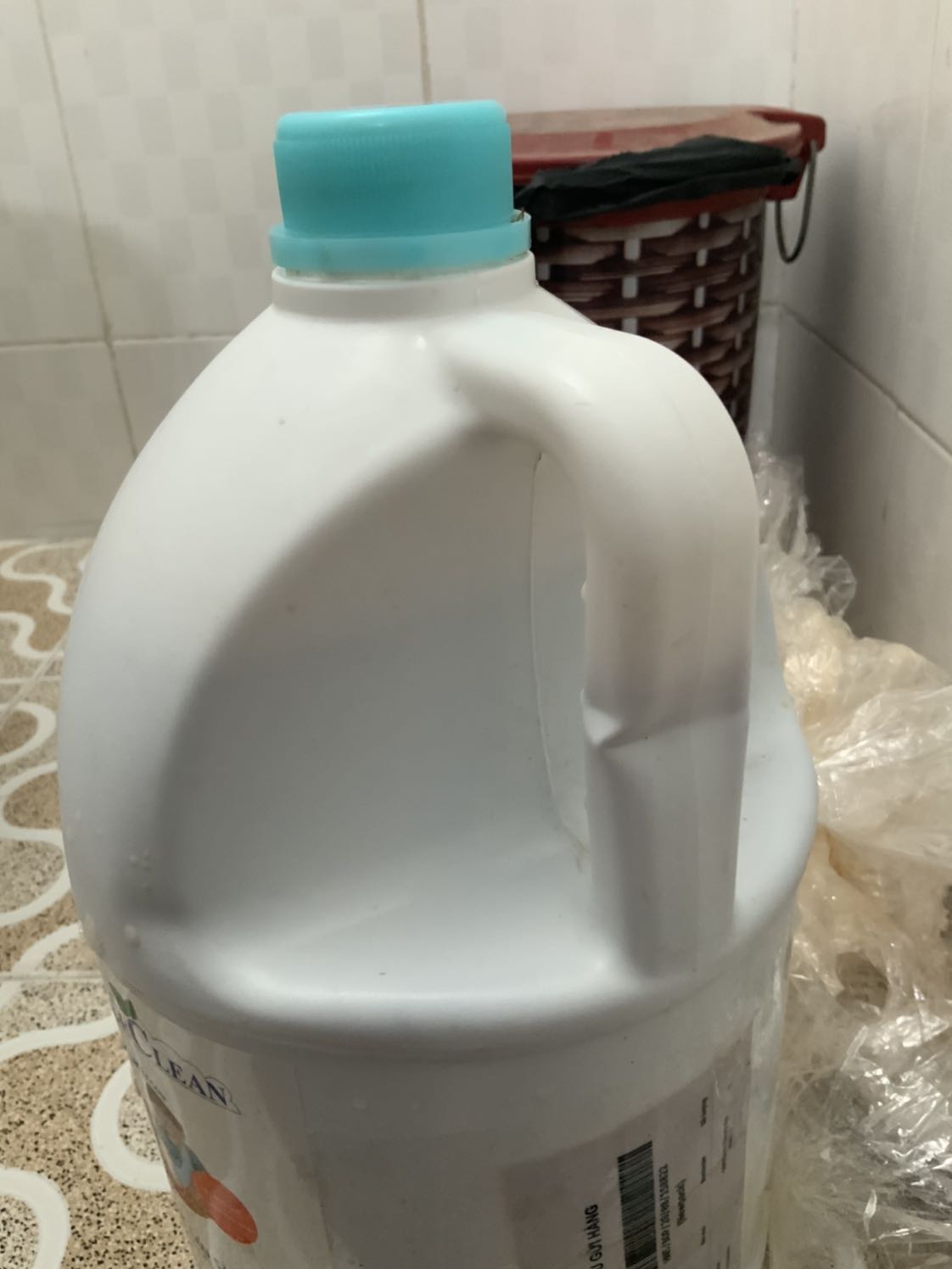 Mình chưa dùng nhưng sp đóng gói tệ quá. Bình bị vỡ, nước lau sàn thì vơi đi ít nhiều