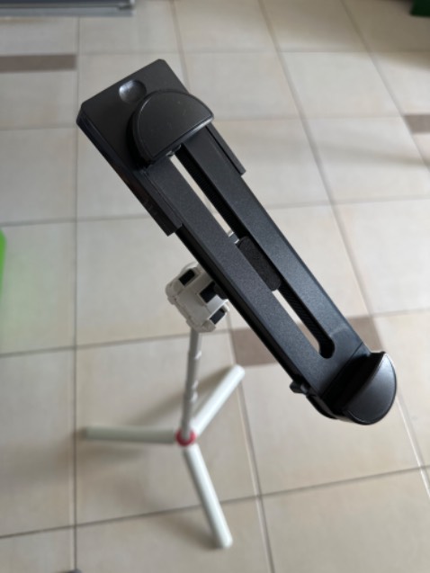 Chẳng phải của nhãn hàng Ulanzi gì cả! Nhưng cũng xài được.