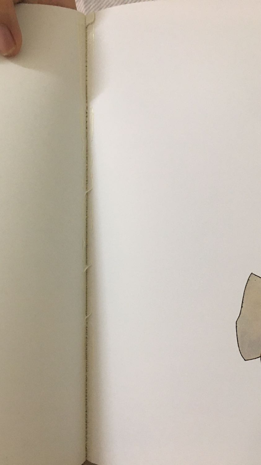 Truyện hay, giấy đẹp, tuy nhiên bìa ngoài có vết rách, trang đầu tiên sách dán ẩu, keo dán sách lem nhem! Lần đầu tiên mua sách ở tiki bị vậy! Hi vọng tiki lần sau sẽ kiểm tra kỹ chất lượng sách khi gửi cho khách hàng!