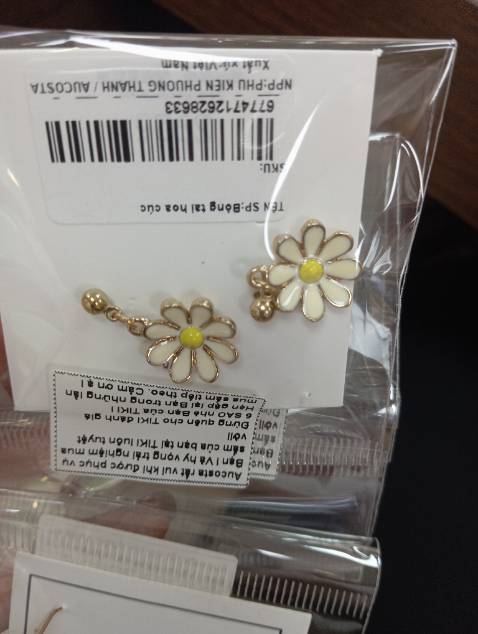 K hề giống sp mô tả. Shop bán hàng có tâm xíu nha. Giá đâu có rẻ 55k mà sp tệ vậy?