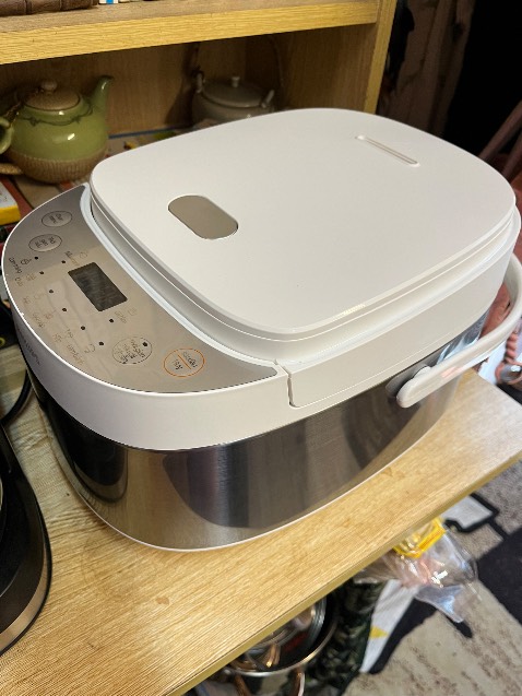 Ruột hơi mỏng, cơm nhanh nguội. Nhưng mà giá này tạm ổn