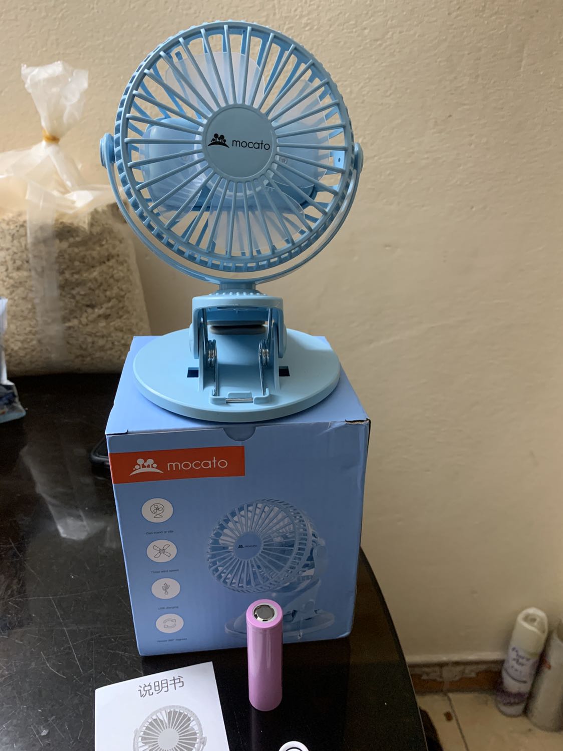 Mới nhận được hàng đặt từ 15/7 siêu nhanh.

Hàng hoá bọc cẩn thận, thích cái kẹp với quạt có thể kéo chỉnh được các góc.

Mùa này không sợ nóng nữa rồi!!

Cám ơn shop