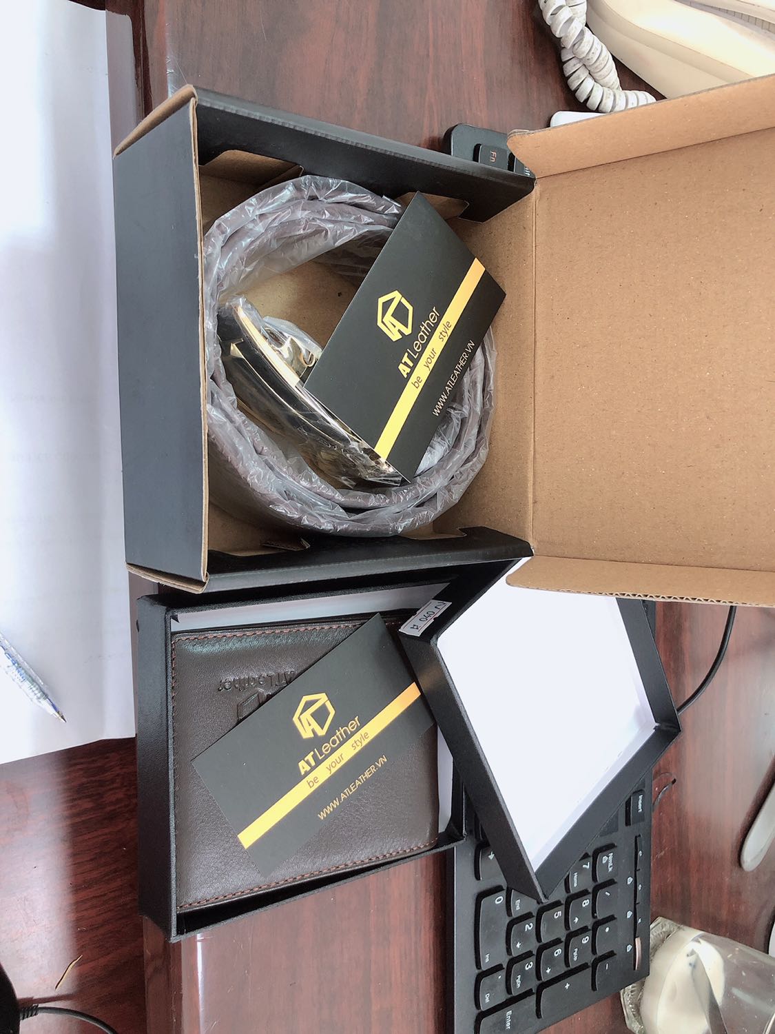 Tớ rất hài lòng về chất lượng sp, giao hàng phải nói là cực kỳ nhanh, mới 1 ngày đã nhận đc, sp là quà tặng nên mình cũng ko biết đc chất lượng có ổn hay ko, nhưng mà hình thức thì đẹp