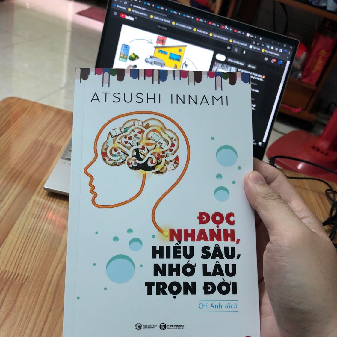 Một cuốn sách hay, giao nhanh, sách đẹp, mua hàng ở tiki luôn yên tâm về chất lượng, đầu tư cho tri thức luôn là khoản đầu tư đúng đắn. Luôn ủng hộ tiki