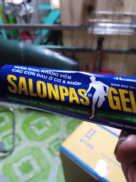 Gel salonpas thấm nhanh làm giảm đau