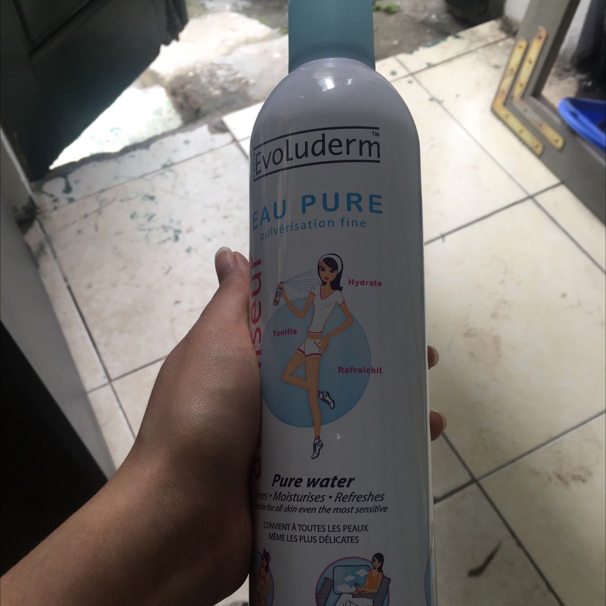 Giao hàng nhanh , đóng gói sản phẩm  cẩn thận. Mình rất tin tưởng khi đặt hàng trên tiki ,  chất lượng sản phẩm    tốt mà  giá săn sale được nên rẻ .
