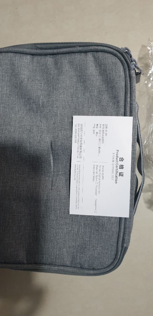 vừa nhận hàng. khui ra thì thấy 1 đường tầm gần 5cm lớp vải ngoài cùng. k hiểu là sao đây. nhân viên giao hàng hỏi có kiểm tra hàng không. mình nói trước giờ mua của tiki không phải kiểm hàng. nay bị thế này chắc từ giờ không dám đặt online nữa. coi như bỏ kiện hàng này. mong tiki xem lại gian hàng để đừng mất uy tín. vừa nhận hàng. khui ra thì thấy 1 đường tầm gần 5cm lớp vải ngoài cùng. k hiểu là sao đây. nhân viên giao hàng hỏi có kiểm tra hàng không. mình nói trước giờ mua của tiki không phải kiểm hàng. nay bị thế này chắc từ giờ không dám đặt online nữa. coi như bỏ kiện hàng này. mong tiki xem lại gian hàng để đừng mất uy tín.