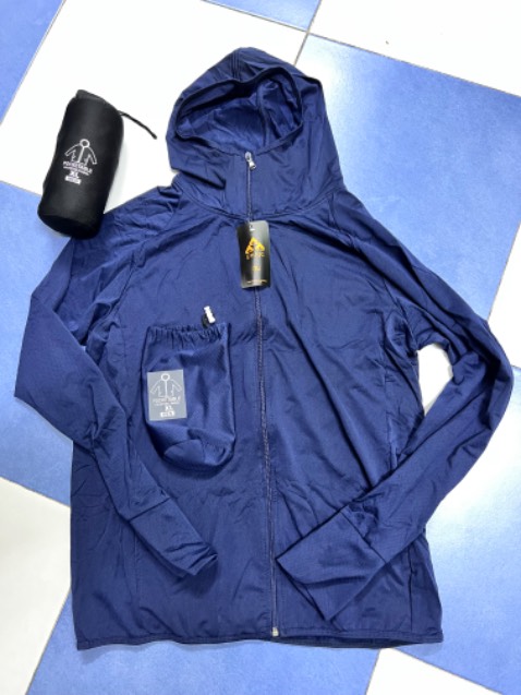 Áo chống nắng rất đẹp, chất dày dặn, thoáng khí, đường may cẩn thận, chắc chắn. Size cũng chuẩn. Đây hẳn là hàng nhà máy chuyên nghiệp sx. Giá 129k là rẻ hơn so với chất lượng quá tốt và ưng ý như thế này. Tặng shop 5 sao vì bán hàng tử tế