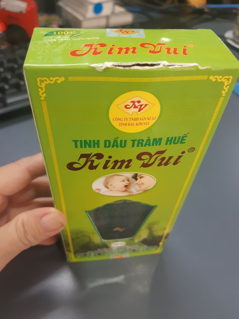 Giao hàng đúng hẹn, đóng gói ổn, nhưng mở ra bên trong lại rách chút phía trên nắp hộp. Sản phẩm có mùi nhẹ, gần như không mùi luôn. Mình thấy vận chuyển từ Huế vào nên ủng hộ thêm 1* nữa.