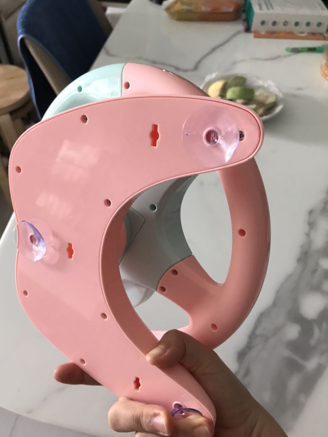 Chất lượng sp rất tốt, các chi tiết nhựa rất đẹp, màu sắc đẹp hơn mô tả nhiều, bé mình rất thix chơi, sp phẩm rất bền, thấy bé chơi quá trời mà vẫn ok nên cho 5 sao