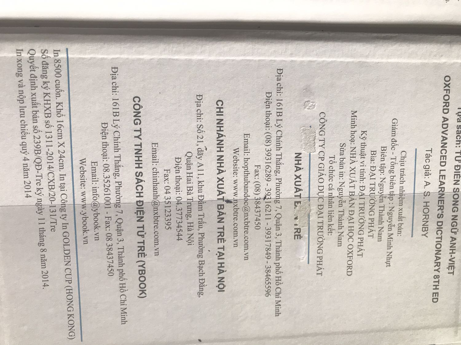 Sách có đĩa CD nha mọi người, sách này mình bọc bookcare cho nên khi nhận hàng mình k thấy sản phẩm có lỗi gì như móp méo, nhăn ....
Mình tách cái đĩa CD ra khỏi trang cuối cùng của quyển sách, có dính keo nên bị rách như trong ảnh á, không phải do bên tiki nha, tiki giao hàng lành lặn cho mình mà ^^
Nội dung sách Ok, giải thích nghĩa chi tiết bằng tiếng anh, kèm theo tiếng Việt nên đọc dễ hiểu hơn.