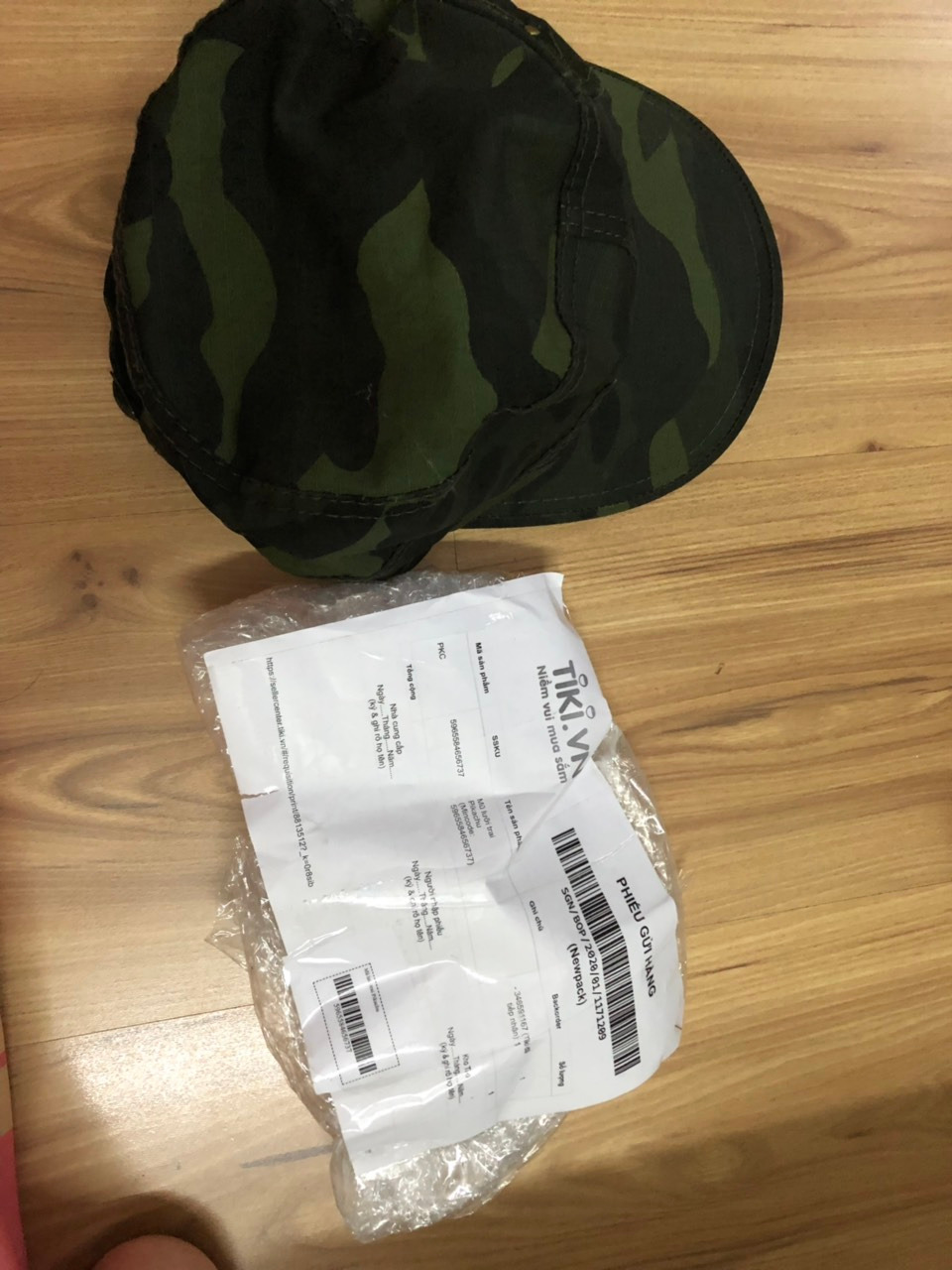 Tại sao mua nón pikachu cho em bé mà lại giao mẫu hoàn toàn khác với hình ảnh. Đề nghị shop & tiki liên hệ đổi lại sản phẩm giúp mình.