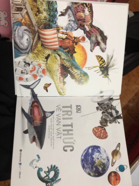 Về vận chuyển: shop đóng gói rất cẩn thận, bọc các góc sách nên khi nhận các góc vẫn nguyên vẹn nên rất hài lòng
Về nội dụng: chưa đọc nhưng đã rất thích từ rất lâu nhưng nay nhờ shop tạo điều kiện mới mua được.
Shop rất đáng yêu ạ. Cảm ơn shop rất nhiều.