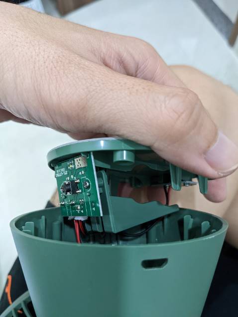 Quạt ko có pin nhe mọi người, phải xài điện trực tiếp để chạy. Cho 3 sao vì đẹp và ít ồn