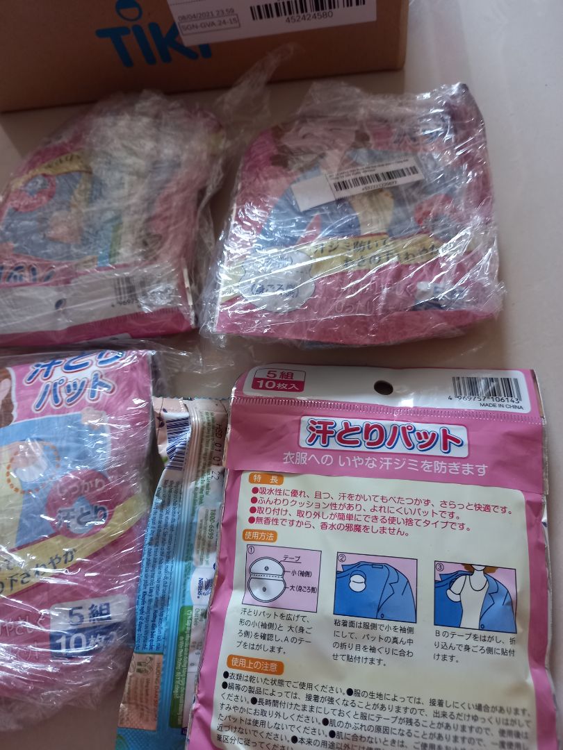 Mình đặt set dán ngực nội địa Nhật, shop giao mình miếng dán nách China. Mình không cần sản phẩm này, Tiki vui lòng làm việc với shop này và đổi hàng gấp cho mình. Thanks.