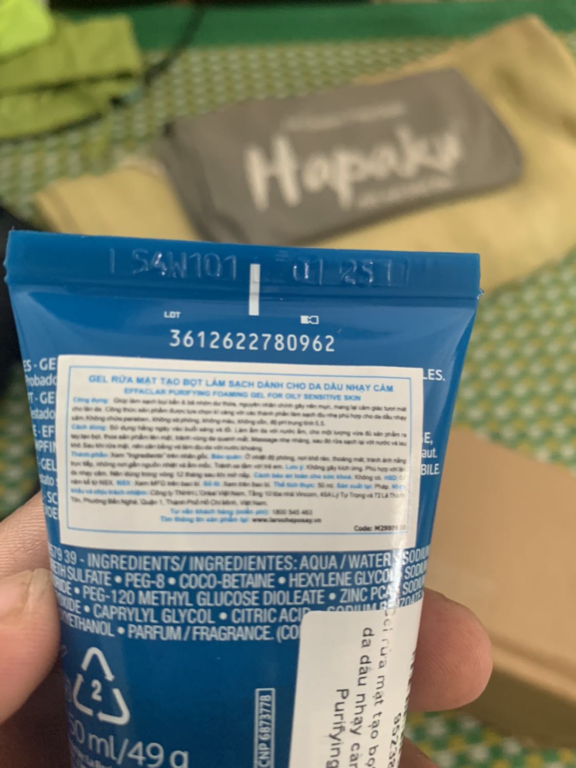 Giao sản phẩm cận date. Ngày nhận hàng là 12/8/2022 mà sản phẩm chỉ còn hạn đến tháng 1/2023. Mình không nghĩ sản phẩm chính hãng lại có kiểu bán hàng như vậy. Thất vọng toàn tập !!! Giao sản phẩm cận date. Ngày nhận hàng là 12/8/2022 mà sản phẩm chỉ còn hạn đến tháng 1/2023. Mình không nghĩ sản phẩm chính hãng lại có kiểu bán hàng như vậy. Thất vọng toàn tập !!!