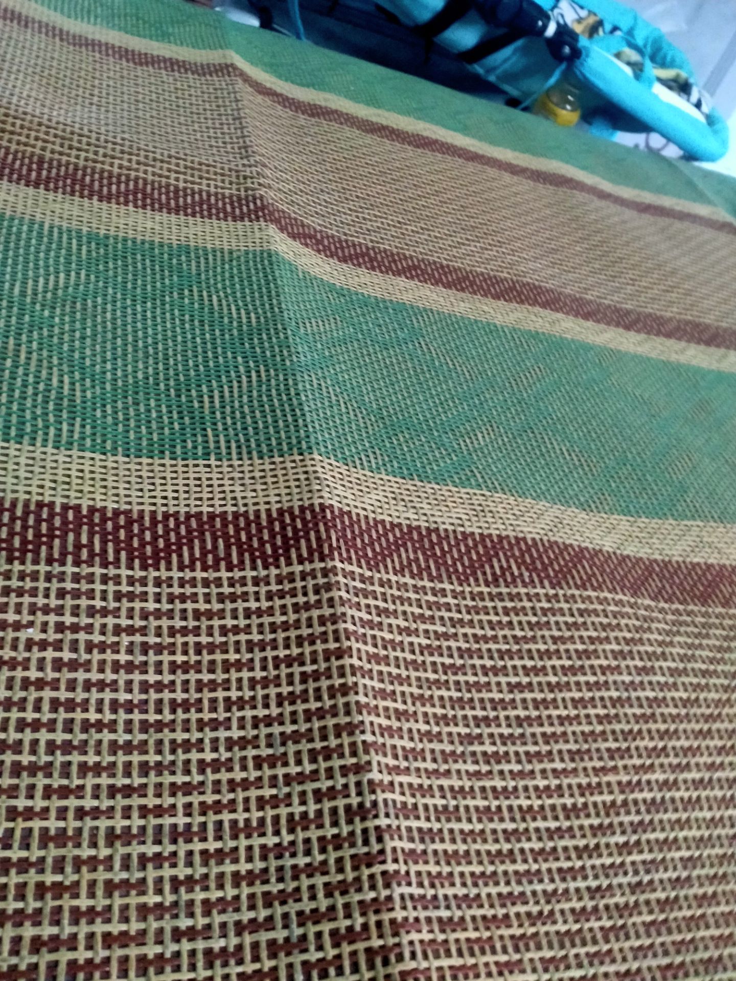 giao hàng đúng mẫu,đúng sz,nằm cũng ok..ko có dây đai lại vs nệm nhũng chiếu cũng ko bị chạy..hài lòng giao hàng đúng mẫu,đúng sz,nằm cũng ok..ko có dây đai lại vs nệm nhũng chiếu cũng ko bị chạy..hài lòng