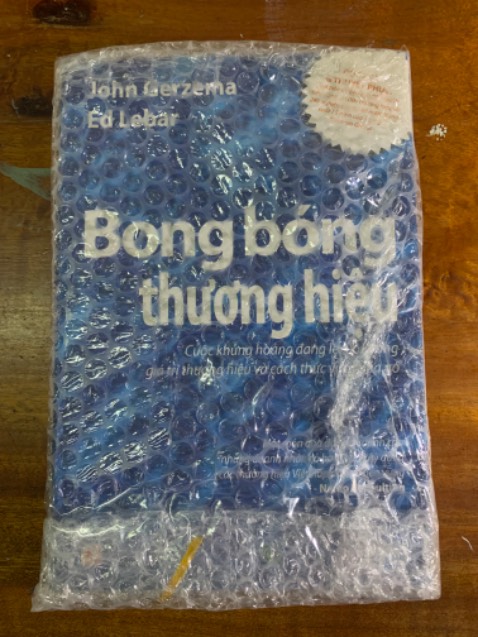 Giao nhầm sách nhưng không tìm được cách liên hệ hỗ trợ