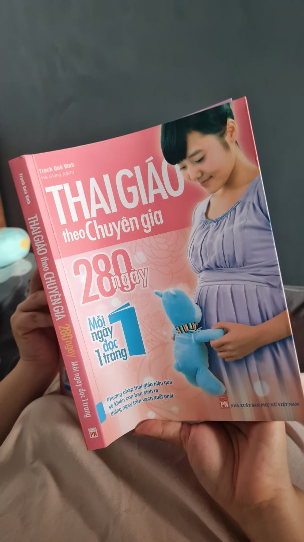 sản phẩm giao nhanh, sản phẩm đúng như hình, sách hay phù hợp với mẹ bầu