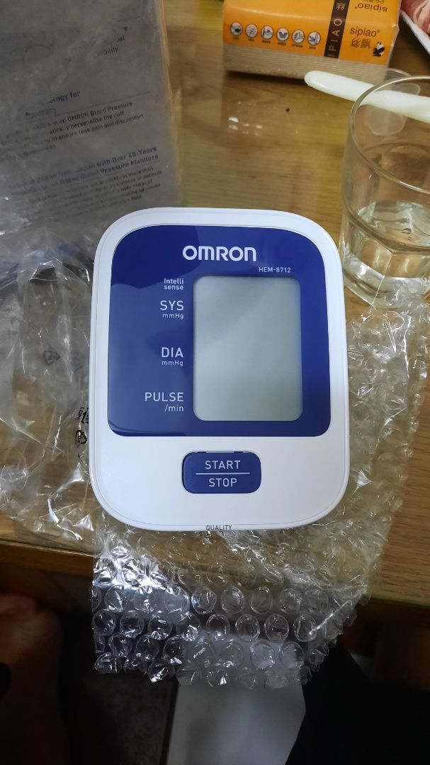 Giao hàng nhanh đầy đủ pin, dây sạc. Sử dụng tiện lợi