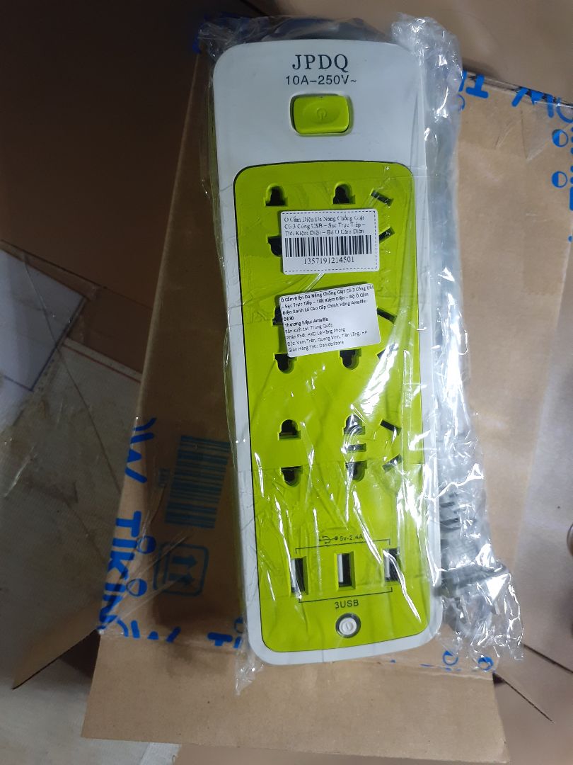 cảm ơn shop, ổ cắm điện to, đẹp, chạy các chân và chân usb tốt, giao hàng nhanh chỉ 2 ngày. có 1 lỗi là em cắm cái sạc 5 vôn, dòng 450 mah, sau đó không rút ra được, dù kéo rất mạnh, chỉ sợ kéo hết lưc sẽ vỡ ổ cắm hoặc tuột 2 chân càng cua sạc,  em phải tháo ốc lắp ráp ổ cắm xem nó bị sao