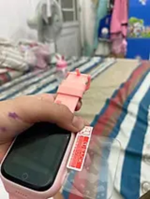 Giao hàng nhanh, cường lực chắc chắn. Tuy nhiên nhỏ hơn cả miếng dán trên màn hình nên k phủ được hết màn hình.